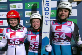 07.02.2024 - Podium pań MŚJ w Planicy