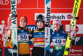 22.02.2025 - Podium PŚ Pań w Hinzenbach