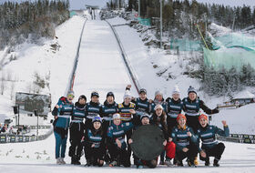 Skoczkinie po lotach w Vikersund